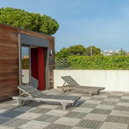 Villa Magnificent Modern With Pool, Close To The Sea *