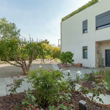 Magnificent Modern With Pool, Close To The Sea Villa