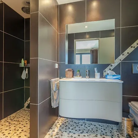 Villa Magnificent Modern With Pool, Close To The Sea Juan-les-Pins